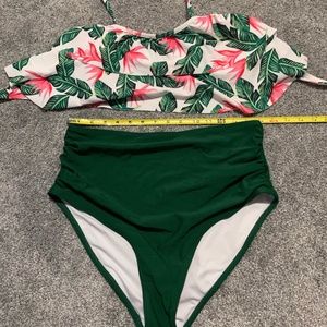 NWOT Never Worn Jungle Pattern Bikini